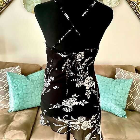 EUC Asymmetrical Halter Top  - Picture 3 of 4